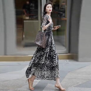 新款 欧洲站2025夏季 气质名媛碎花复古大气御姐轻熟绝美长裙连衣裙