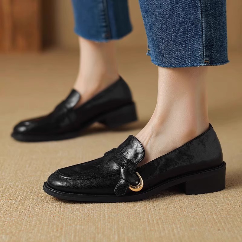 英伦风中跟乐福鞋女2025年春秋季新款软底单鞋棕色百搭小皮鞋