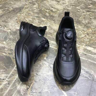 潮流百搭运动真皮男鞋2025秋冬新款牛皮时尚透气纽扣厚底休闲皮鞋