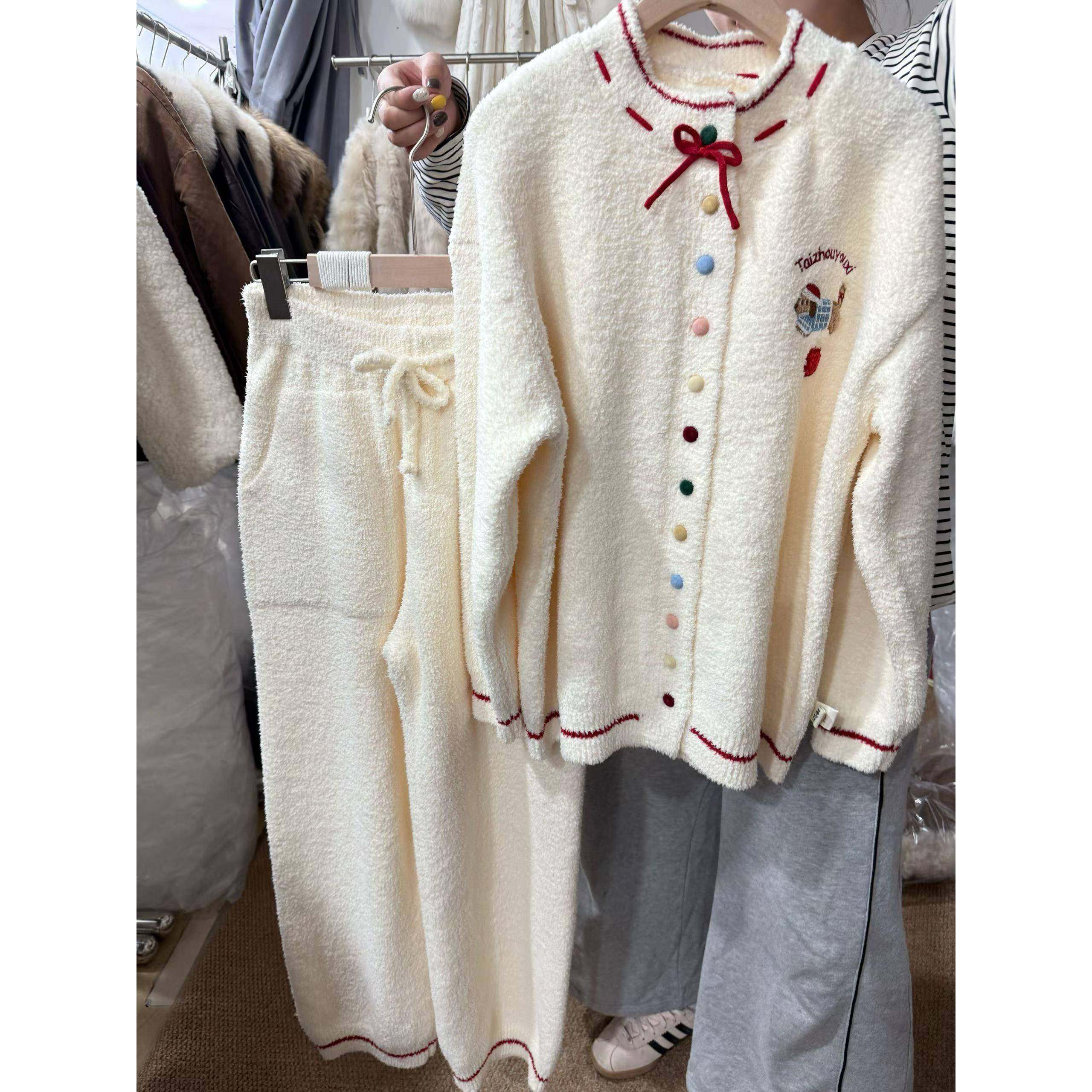 韩版高品质高克重刺绣彩扣半边绒睡衣女秋冬加厚保暖可外穿家居服,女士内衣/男士内衣/家居服,睡衣/家居服套装,淘宝优惠券,粉丝福利购,淘宝优惠卷