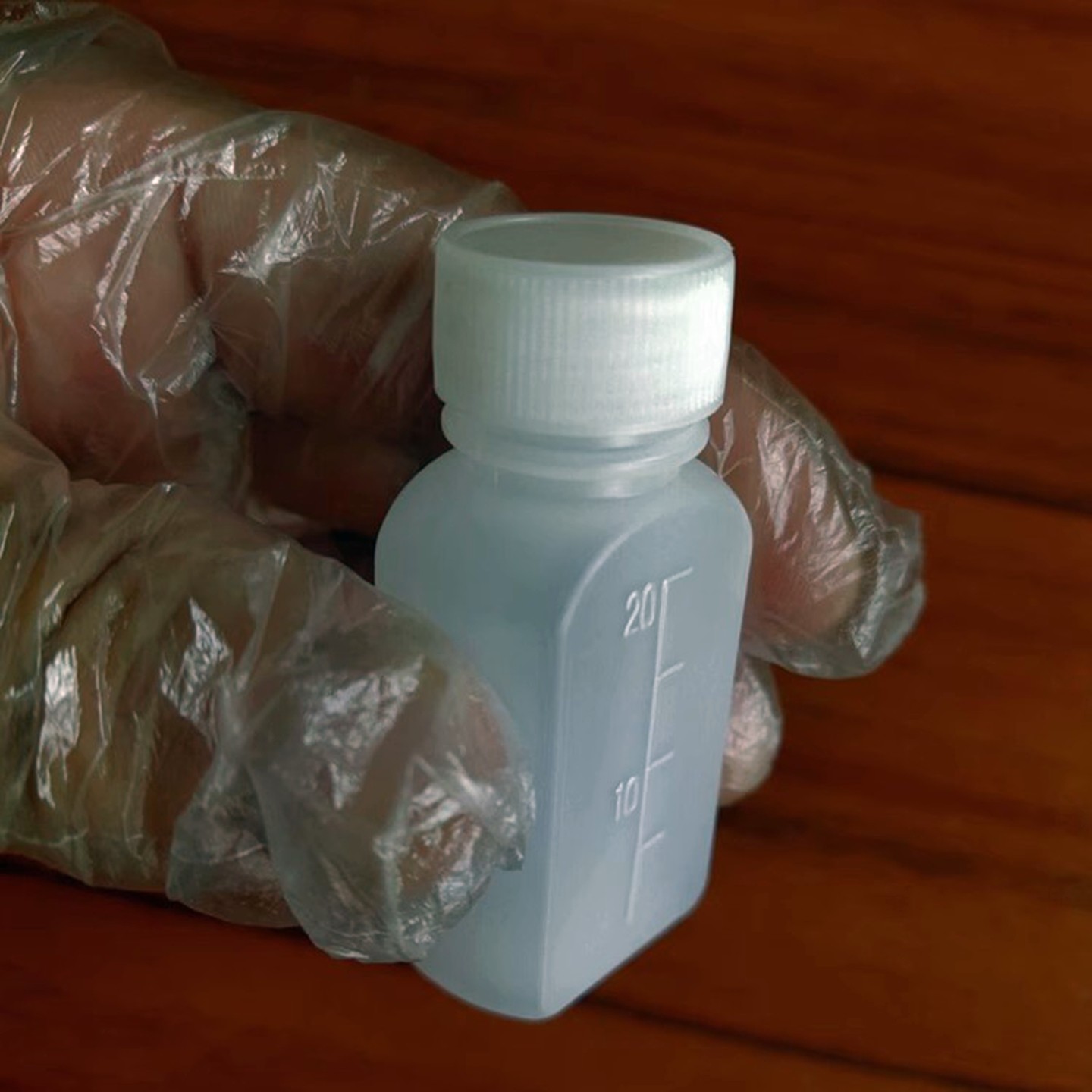 包邮20ml毫升水泡沫分装耐腐蚀试剂液体油漆PE半透明带刻度塑料瓶