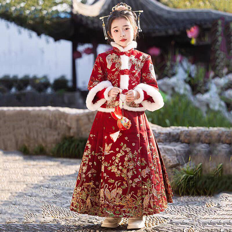 拜年服女童马面裙2025新款秋冬过年衣服冬季新年喜庆冬款儿童汉