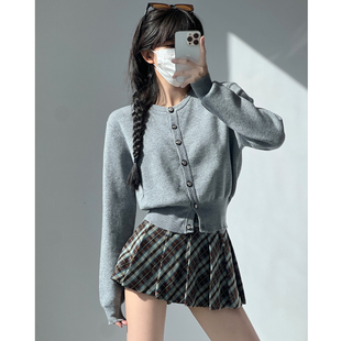 万能百搭灰色针织开衫外套女显瘦气质小众复古圆领慵懒打底短毛衣