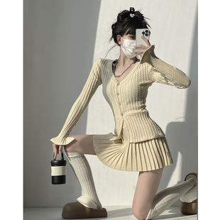 纯欲小个子套装 毛衣女百搭高腰百褶短裙两件套 纸片人奶杏针织开衫