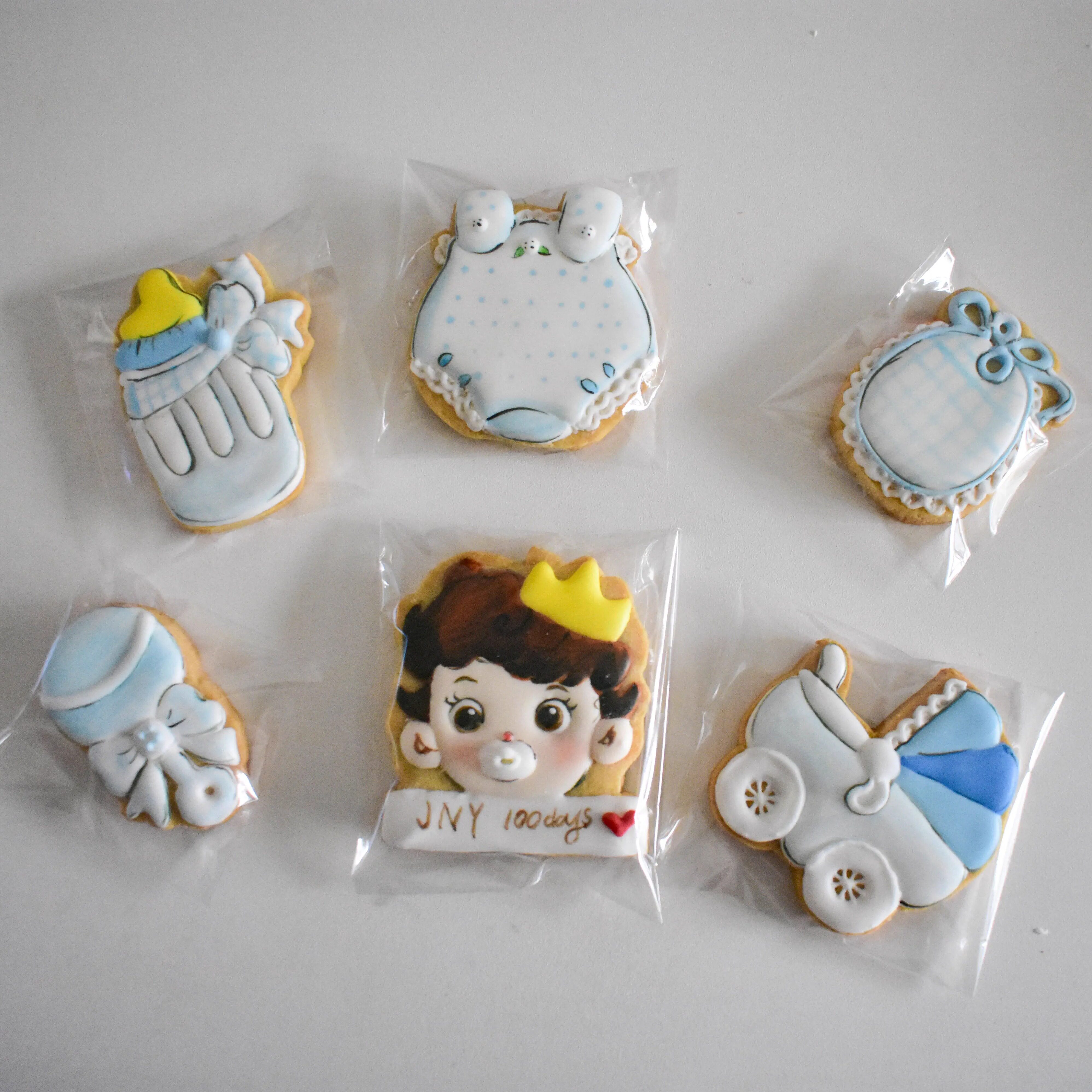 可爱宝宝满月周岁百日宴伴手礼礼盒回礼手工翻糖霜饼干