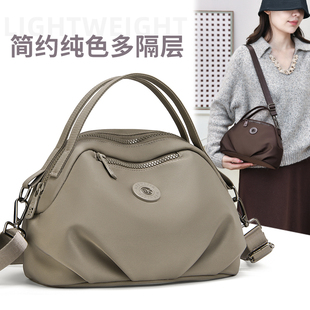 尼龙帆布斜挎包女式2025新款通勤挎包轻便休闲妈妈牛津布女单肩包