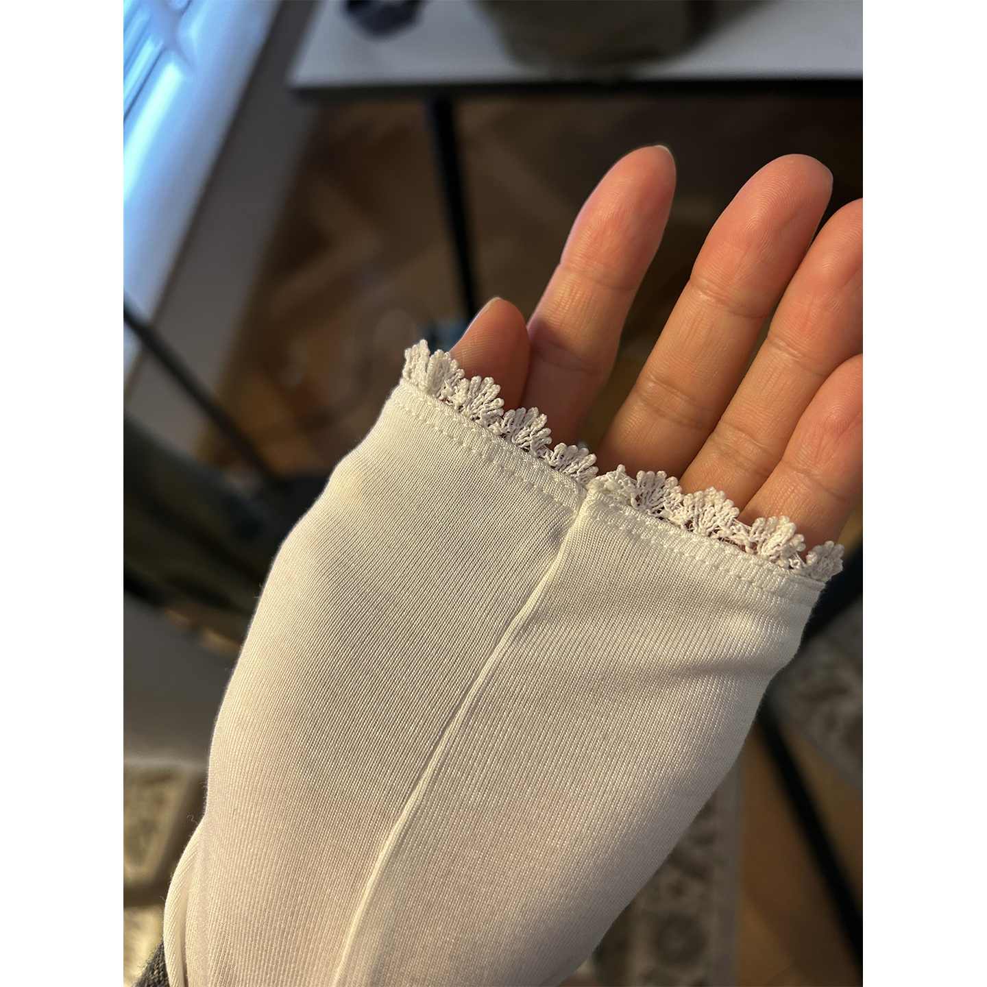 鬼鬼家正品韩代东大门秋冬 桑蚕丝混纺蕾丝花边圆领显瘦长袖T恤女