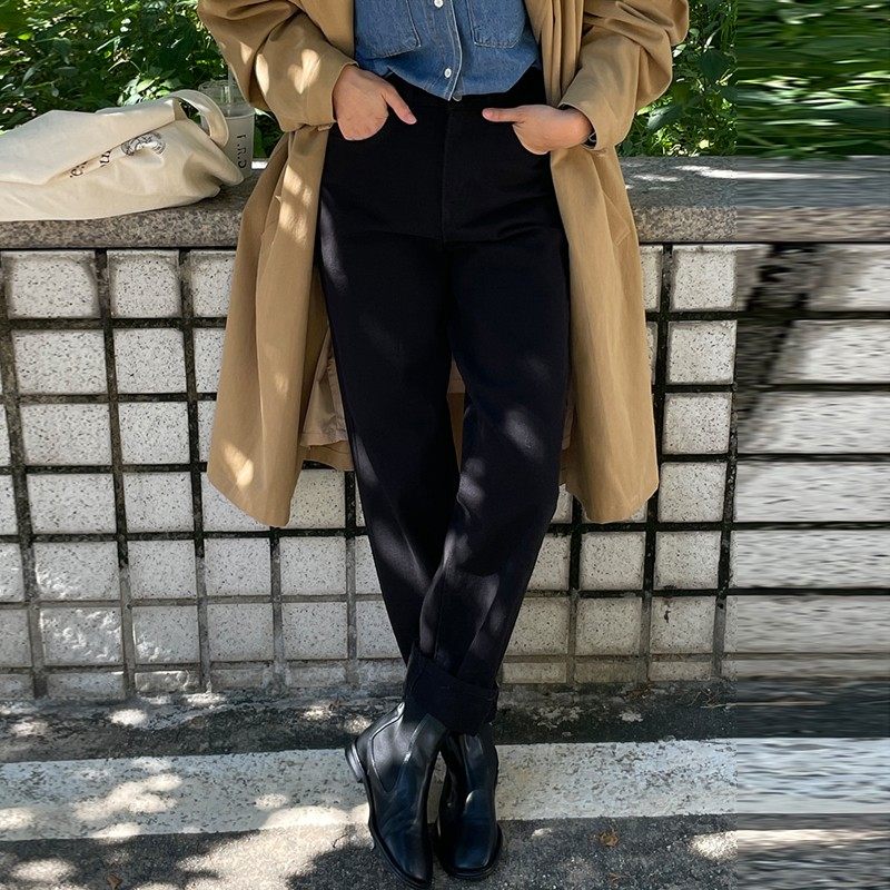 少量现货韩国东大门正品代新款 秋冬版型很哇塞~漆黑色高腰牛仔裤