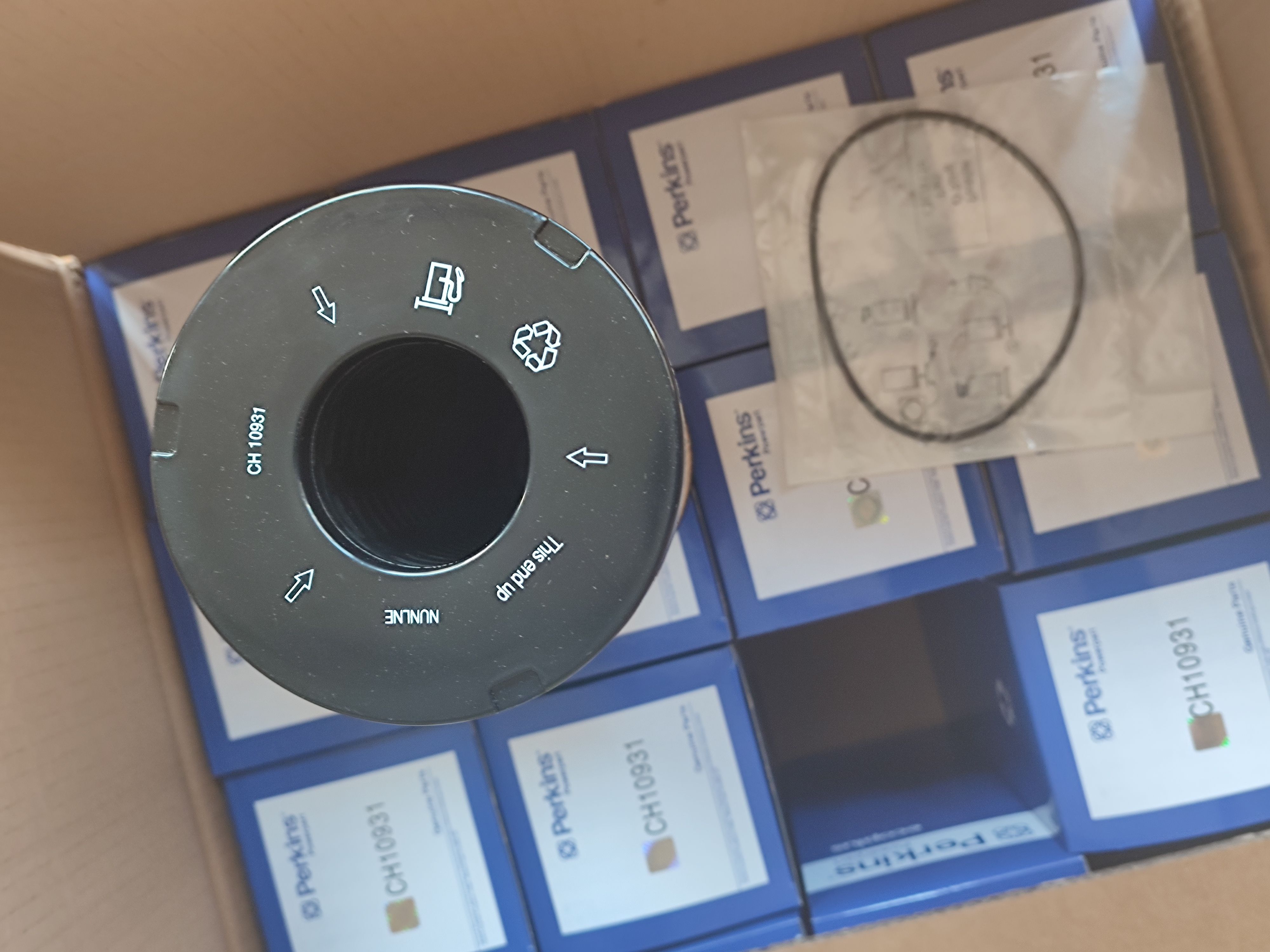 cH10929/cH10930/CH10931柴油滤芯机油格适配帕金斯2806发电机组