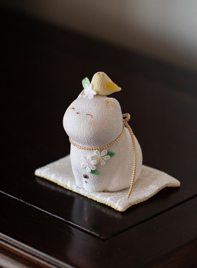 日本进口龙虎堂可爱猫咪摆件家用创意动物陶土日式车载装饰品礼物