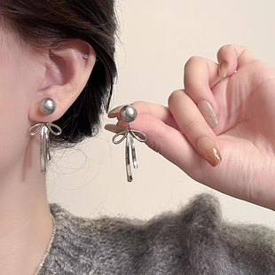 蝴蝶结珍珠耳环2024新款爆款高级感简约耳钉后塞适合方脸的耳饰女