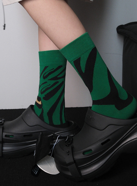 ZeroG 新品初秋绿色系不对称AB条纹中筒袜粗线黑绿条个性小众