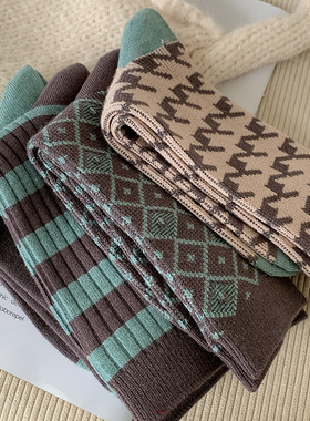 2双装 2025新款爆款秋冬棕绿色小众复古调调羊绒加厚保暖袜子女