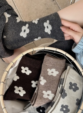温柔包裹感2025冬季小众复古立体感花朵图案黑色加厚中保暖筒袜DF