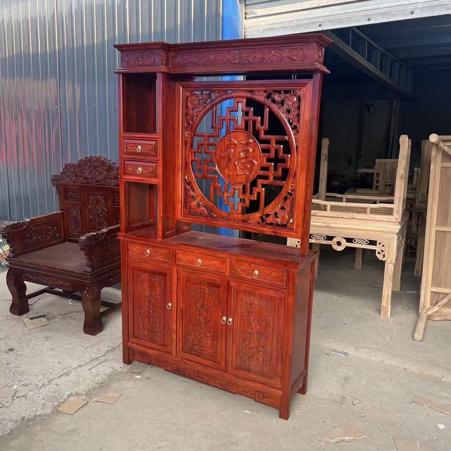 新中式实木玄关北方老榆木屏风进门隔断双面雕花门厅储物鞋柜酒柜