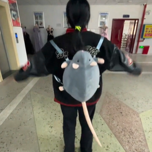 花枝鼠玩偶背包双肩包大老鼠毛绒包包搞怪豚鼠书包男女友生日礼物