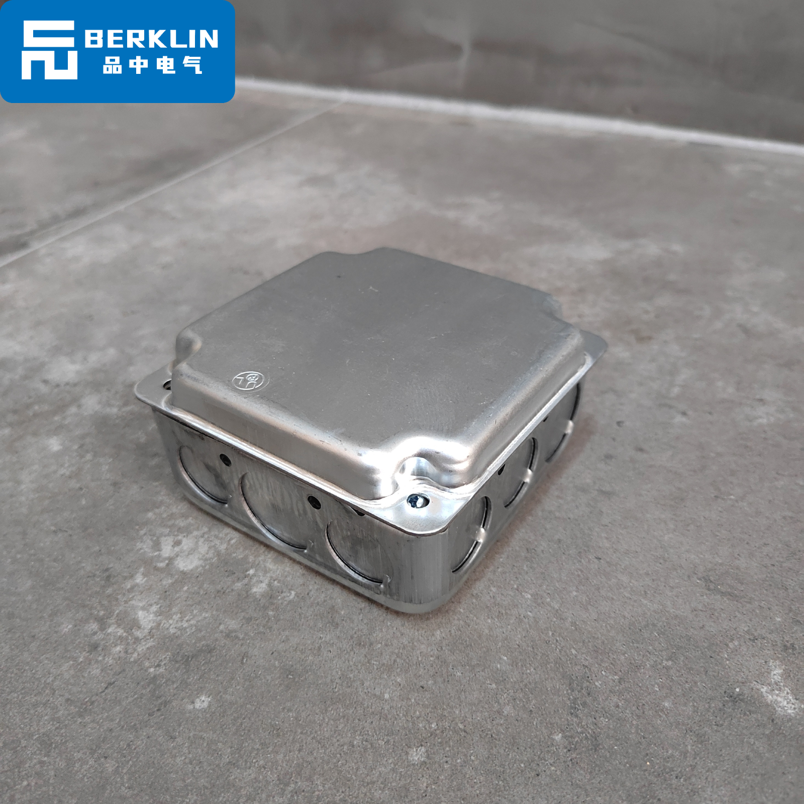 工业风分杯离墙码三通开关插座