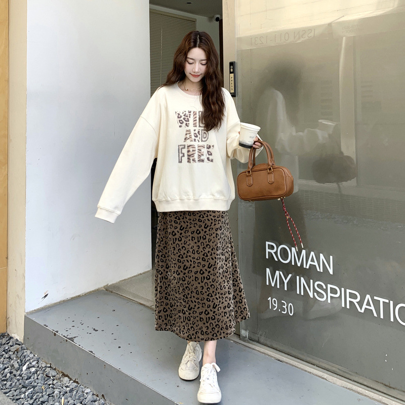 官网女装夏易菲实拍慵懒松豹纹字母卫衣套装2025秋款休闲圆领卫衣