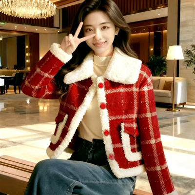 红色小香风羊羔毛外套女冬季2024新款加绒加厚小个子洋气短款上衣