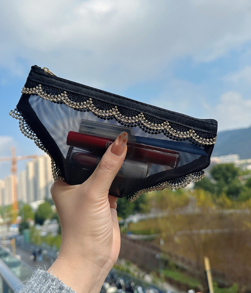 新款黑色蕾丝三角形内裤性感形状网纱便携化妆包女小号口红收纳包