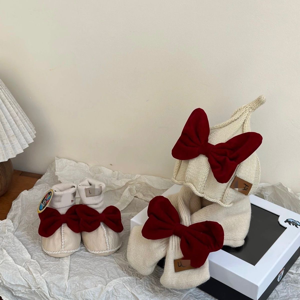 U11G桑坡卡通套装婴儿帽子围巾秋冬女童男孩宝宝皮毛一体婴儿鞋袜