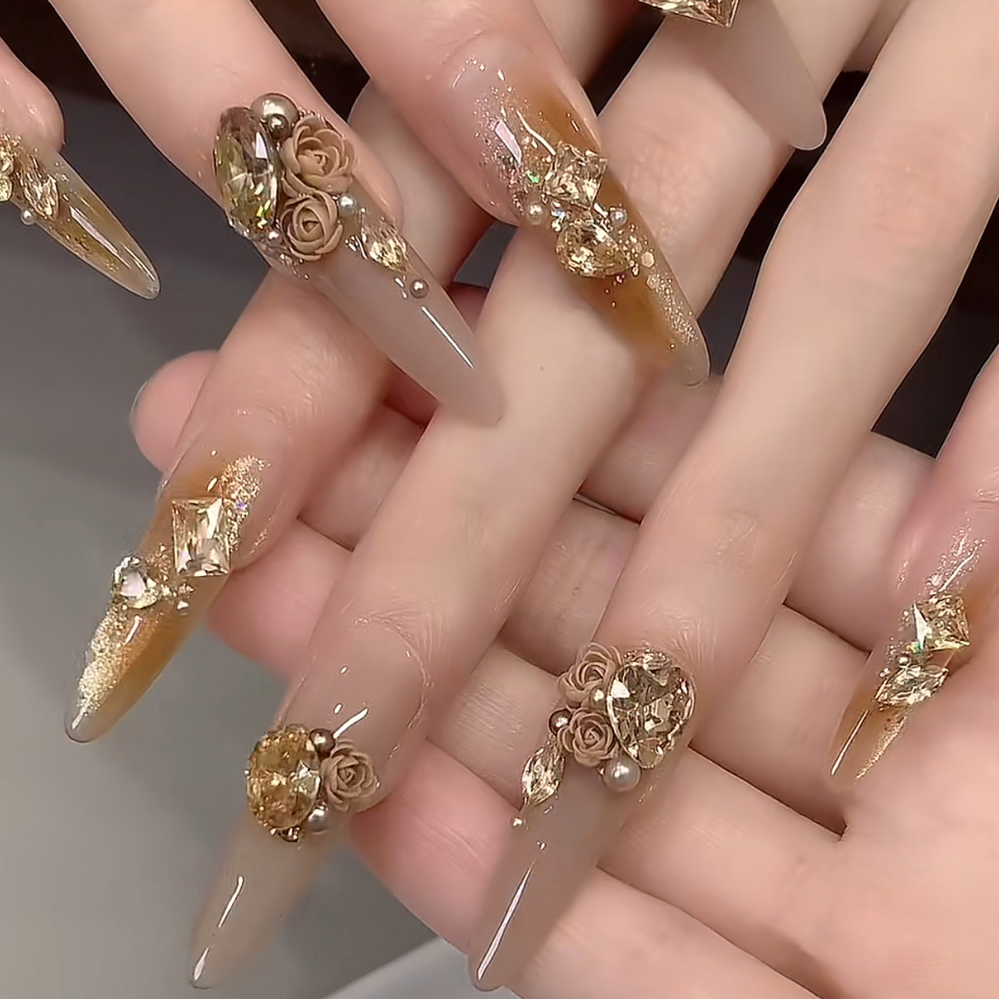 新款纯手工香槟爆闪钻咖色玫瑰穿戴美甲可拆卸假指甲贴片成品婚甲,彩妆/香水/美妆工具,穿戴甲/甲片,淘宝优惠券,粉丝福利购,淘宝优惠卷