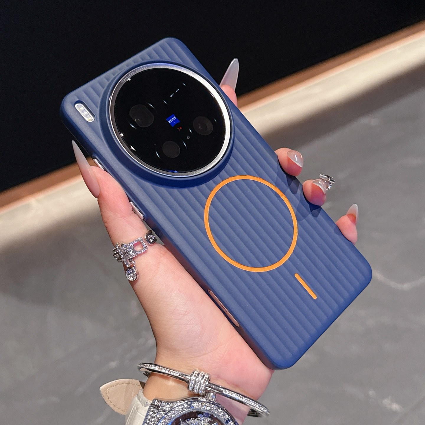 适用vivo X200Ultra手机壳新款磨砂肤感x200s防摔磁吸充电外壳X200pro轻薄全包保护套vivox200promini男女情