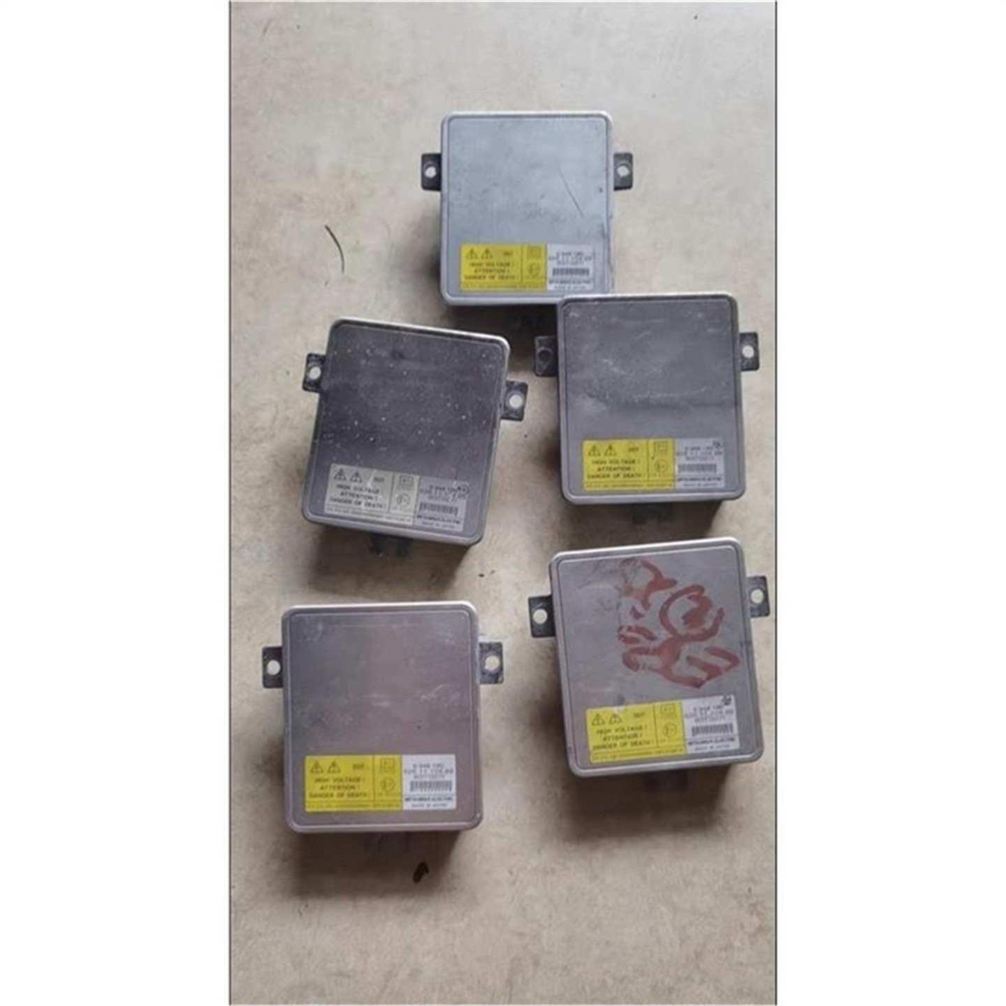 3系316i大灯电脑318i320i328i330E90大灯控制模块安定器