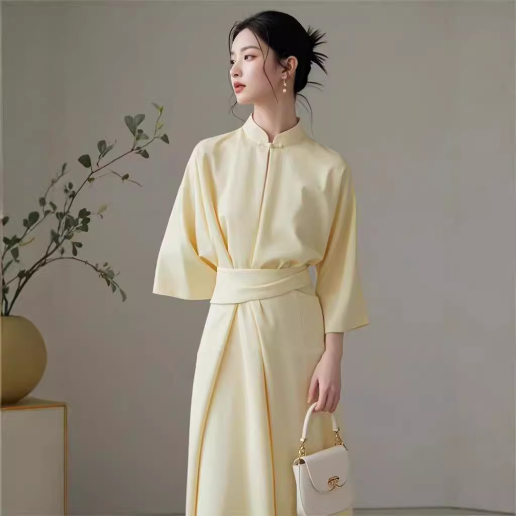 新中式国风黄色连衣裙女早秋2025新款轻奢高级感正式场合气质裙子