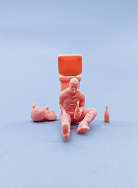 【嗯哼模型】现货1:64人偶1:43微缩白模 靠在垃圾桶旁抽烟男 D820