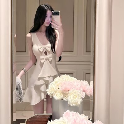 春季小香风蝴蝶结V领显瘦连衣裙