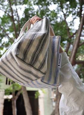 美摘宽底托特包帆布布艺水杯雨伞书本文具收纳袋日系条纹手拎包小