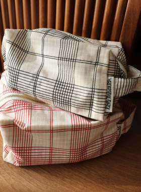 细格线条纹便携化妆包多功能小号立体拉链美妆包外出旅行收纳袋