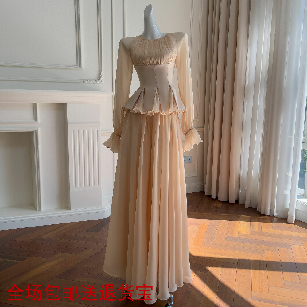 衣阁里拉2025早秋新品杏色收腰长袖大衣搭配长款半裙