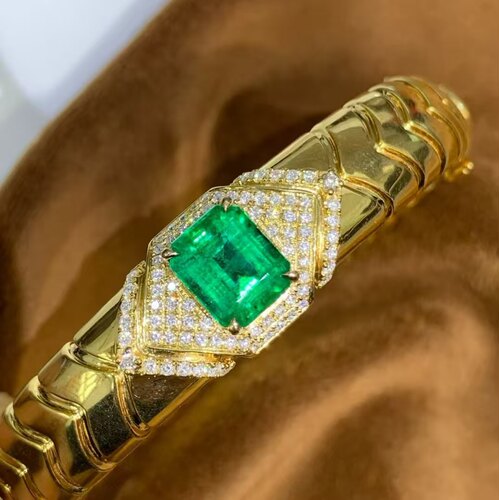 18K金钻石镶嵌 天然沃顿祖母绿手镯 主石4.08克拉 豪华贵气有质感