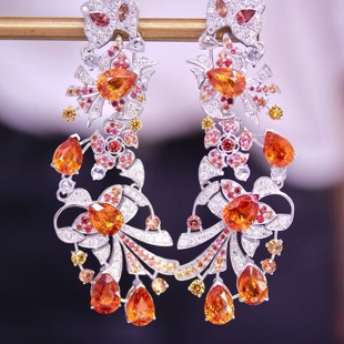 18K金钻石镶嵌 天然芬达石耳环 主石8.85克拉 精致梦幻 熠熠生辉