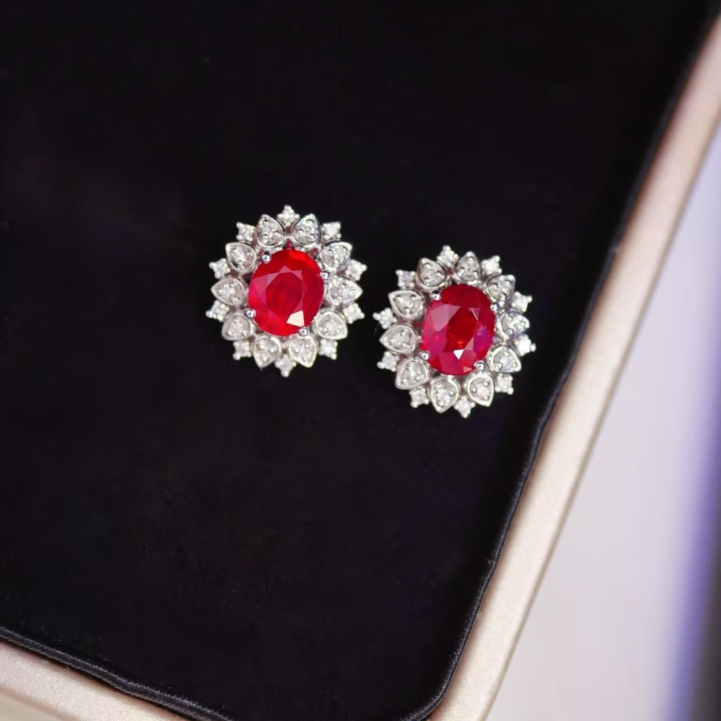 18K金钻石镶嵌天然红宝石耳钉 主石1克拉 简单百搭上耳精致不发黑,珠宝/钻石/翡翠,耳饰,淘宝优惠券,粉丝福利购,淘宝优惠卷
