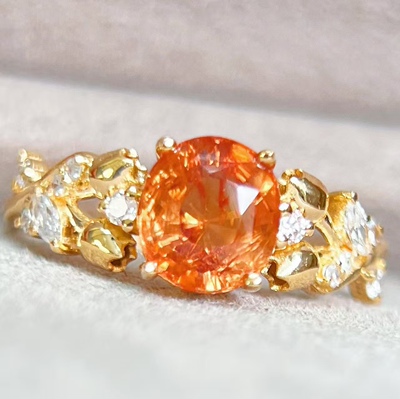 18K金钻石镶嵌 日落色无烧帕帕拉恰戒指 主石1.69克拉 颜色梦幻