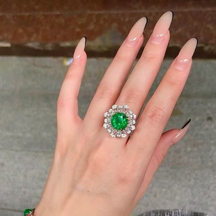 高贵优雅时尚 主石3.35克拉 单品 天然祖母绿戒指 18K金钻石镶嵌