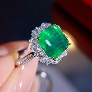 18K金钻石镶嵌 木佐色祖母绿戒指 主石3.84克拉 简约贵气国际证书