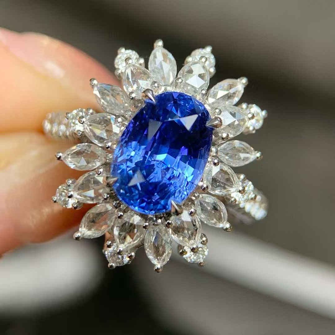 18K金钻石镶嵌 天然无烧斯里兰卡无烧矢车菊蓝宝石戒指/吊坠两用