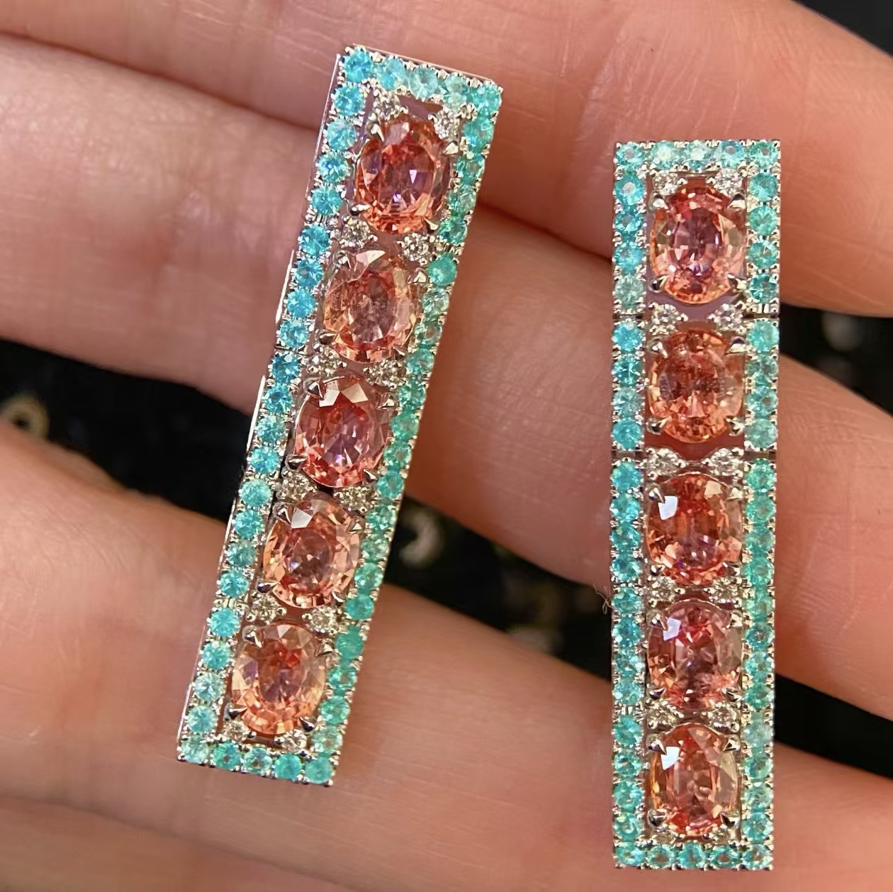 18K金镶嵌巴西帕拉伊巴&帕帕拉恰耳环 时髦又百搭 独特色泽的碰撞