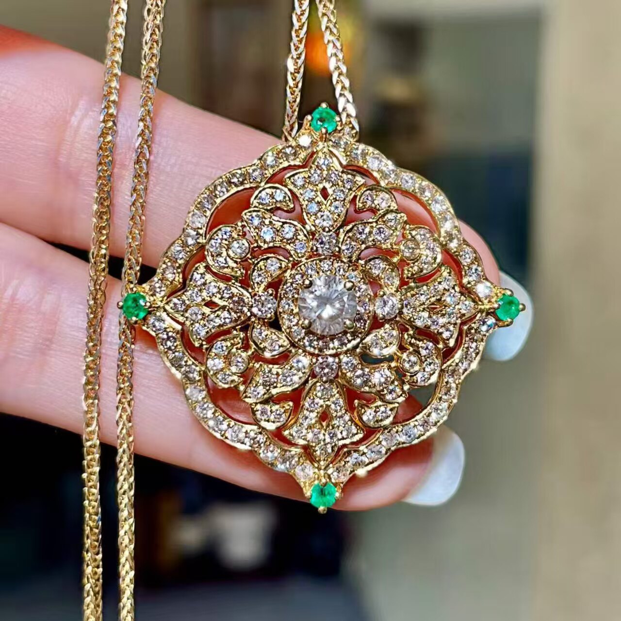 18K金镶嵌天然高品质钻石祖母绿吊坠/胸针两用款 尺寸36.6*36.6mm