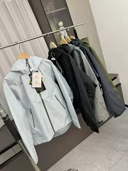 Unrivaled in Its Class! Rainproof with Full Adhesive! Autumn Men's Lightweight Outdoor Softshell Jacket for Export
