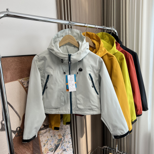 女士外贸休闲防风防水徒步登山冲锋衣短款 春季 外套 山系户外 轻装