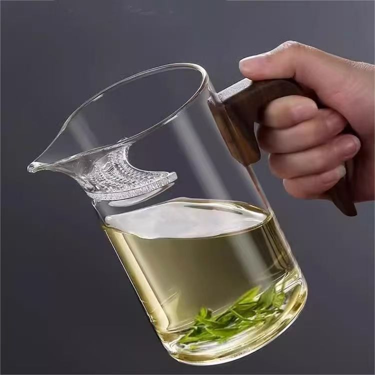 中国风耐高温茶水分离公道杯