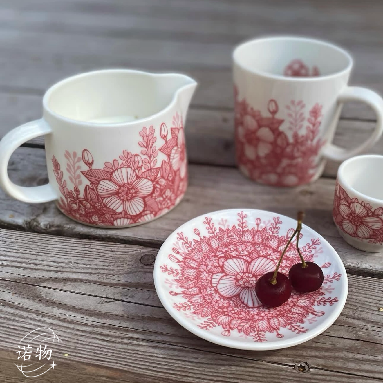 芬兰Arabia粉玫瑰大盘小盘