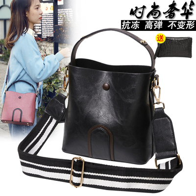 大气软皮手提包水桶包