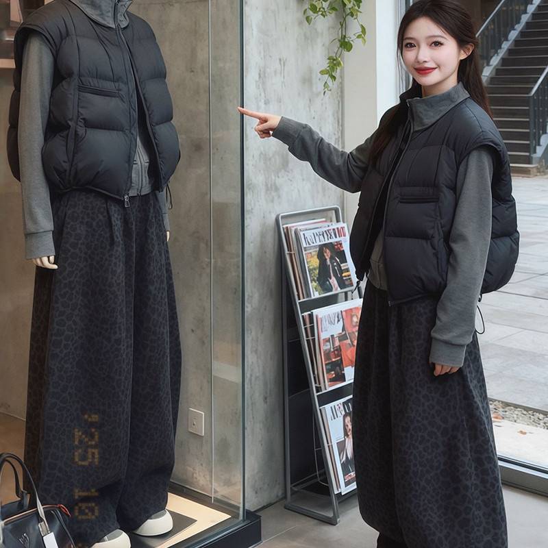 套装女秋冬2025新款高级感羽绒棉马甲打底衫阔腿裤休闲时尚三件套