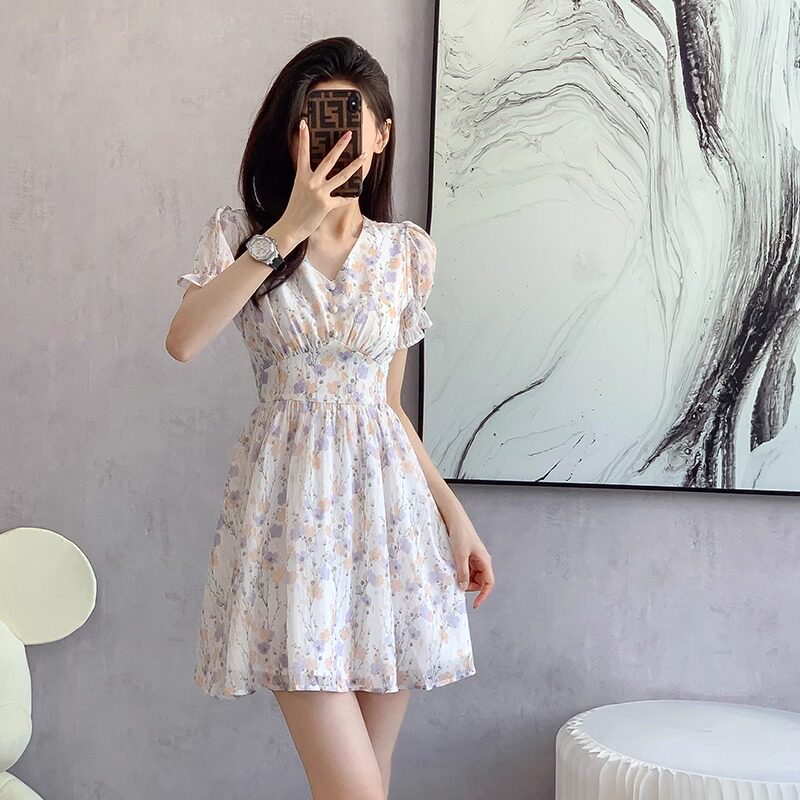 法式碎花连衣裙女2026夏季新款V领雪纺时尚小个子收腰显瘦a字短裙